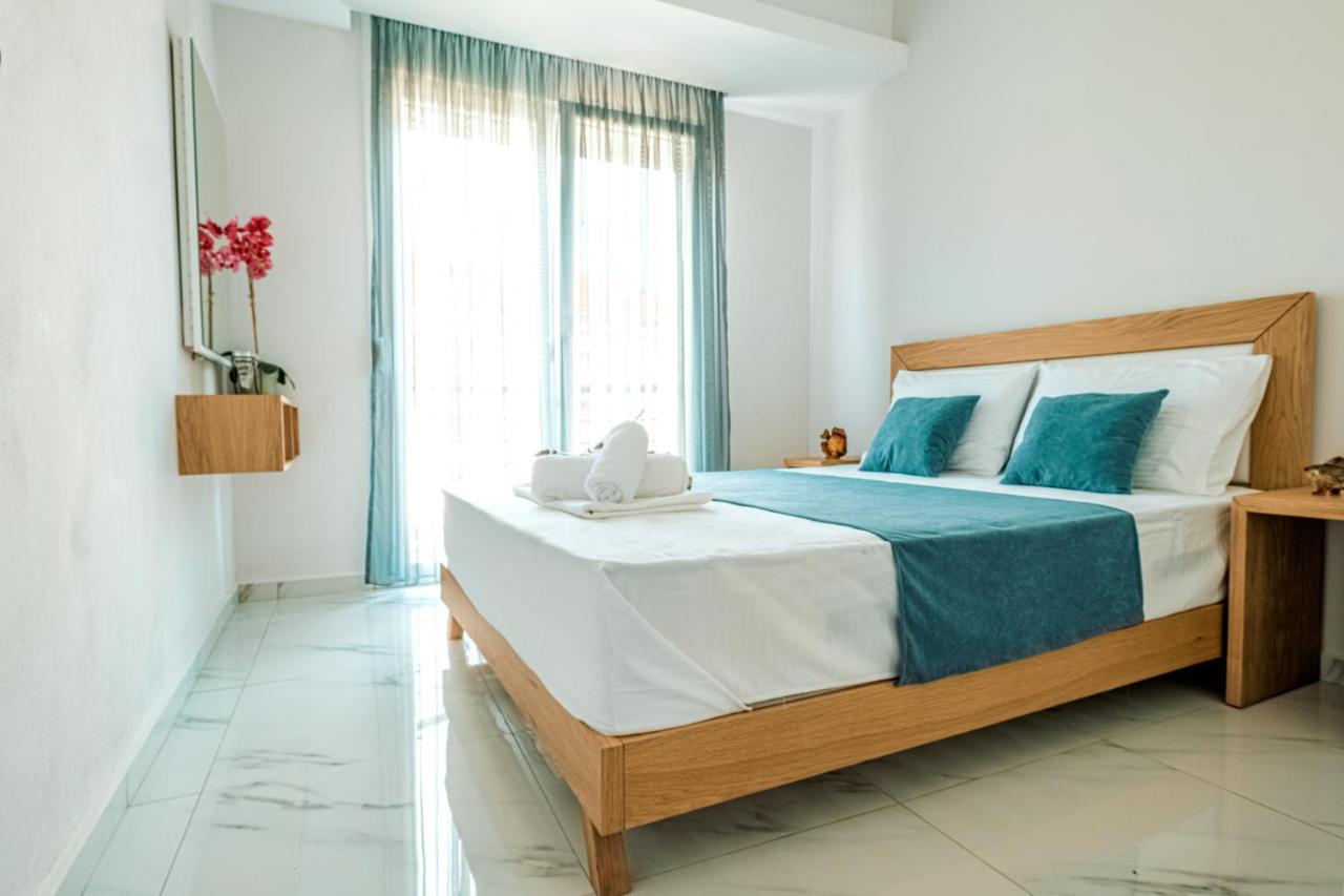 Design Suites Efharis เนอาเปรามอส ภายนอก รูปภาพ