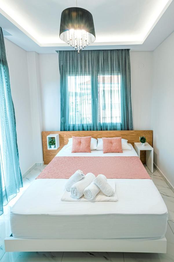 Design Suites Efharis เนอาเปรามอส ภายนอก รูปภาพ